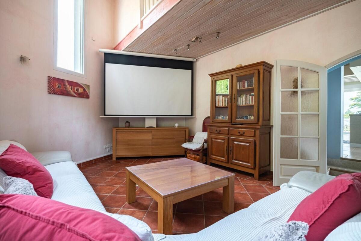 La Villa Moursoise 4 Etoiles Eksteriør bilde